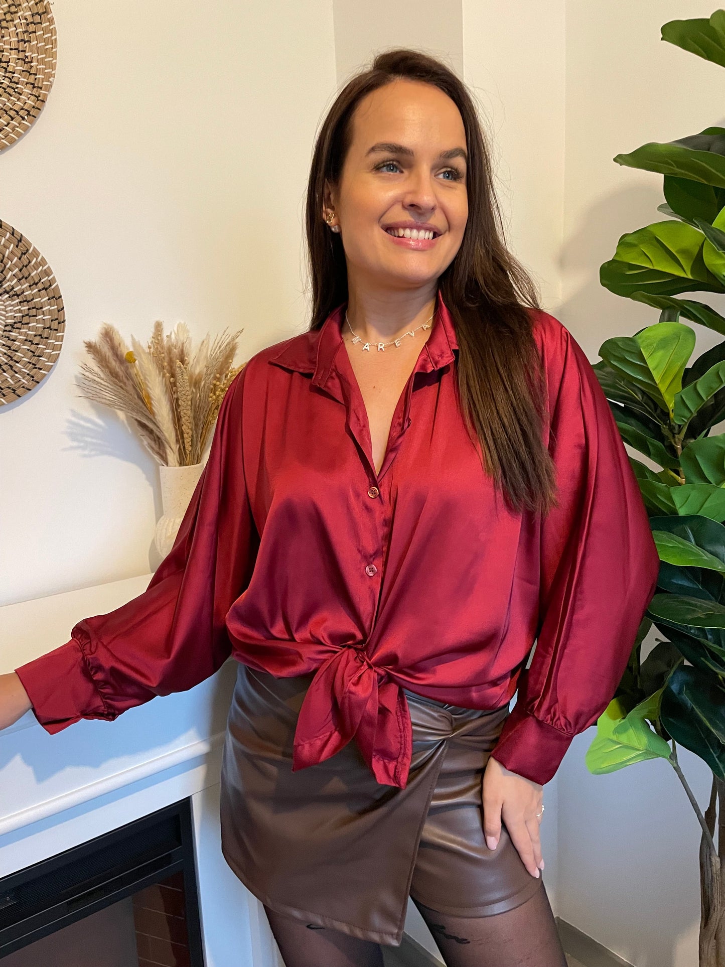 Chemise satinée bordeaux